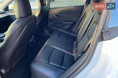 Седан Tesla Model 3 2021 в 
