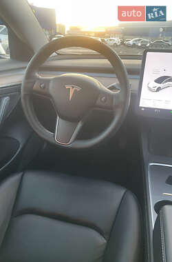 Седан Tesla Model 3 2021 в 