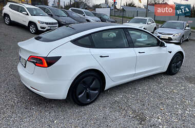 Седан Tesla Model 3 2021 в 
