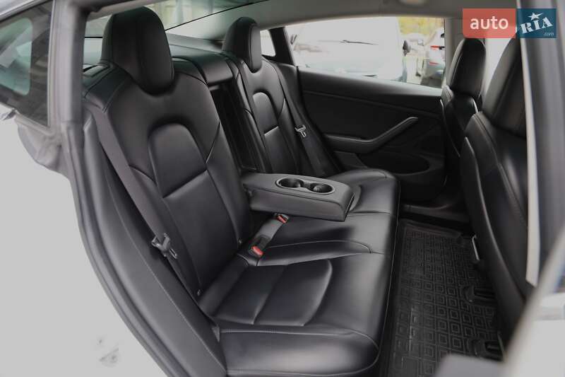 Седан Tesla Model 3 2019 в Харкові