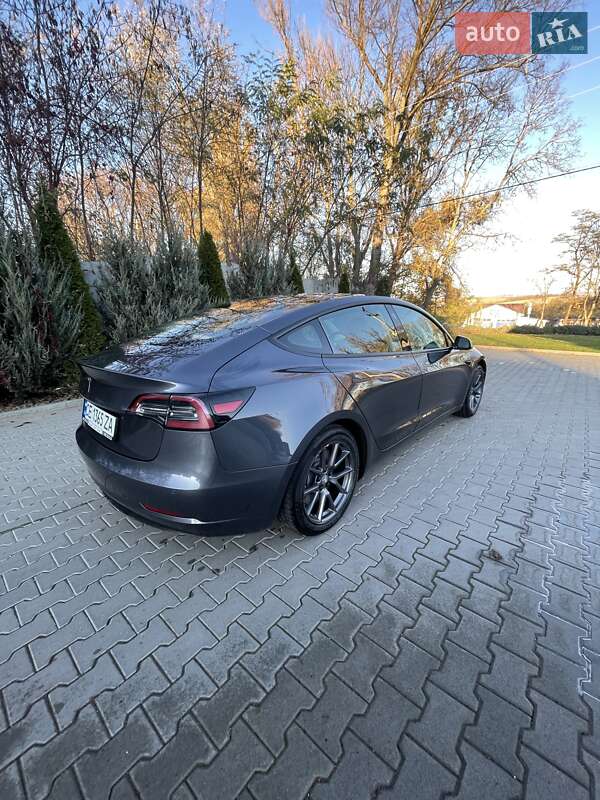 Седан Tesla Model 3 2020 в Кицмани