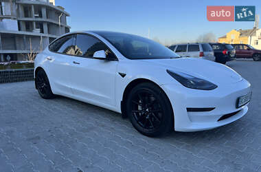 Седан Tesla Model 3 2022 в Львове