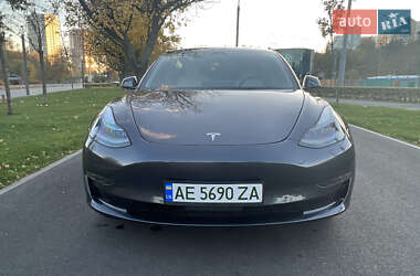 Седан Tesla Model 3 2022 в Дніпрі