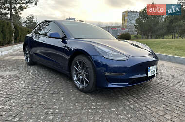 Седан Tesla Model 3 2022 в Днепре