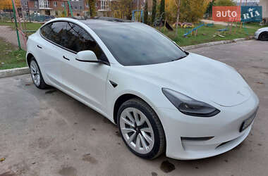Седан Tesla Model 3 2021 в 