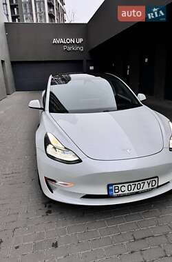 Седан Tesla Model 3 2021 в Львове