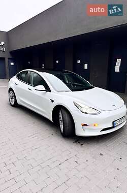 Седан Tesla Model 3 2021 в Львове