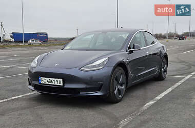 Седан Tesla Model 3 2019 в Львове