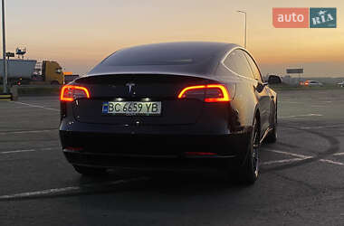Седан Tesla Model 3 2019 в 