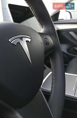 Седан Tesla Model 3 2021 в Вінниці