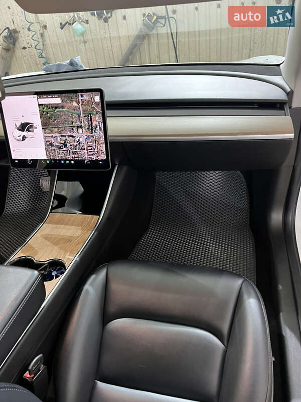 Седан Tesla Model 3 2018 в Хмельницькому