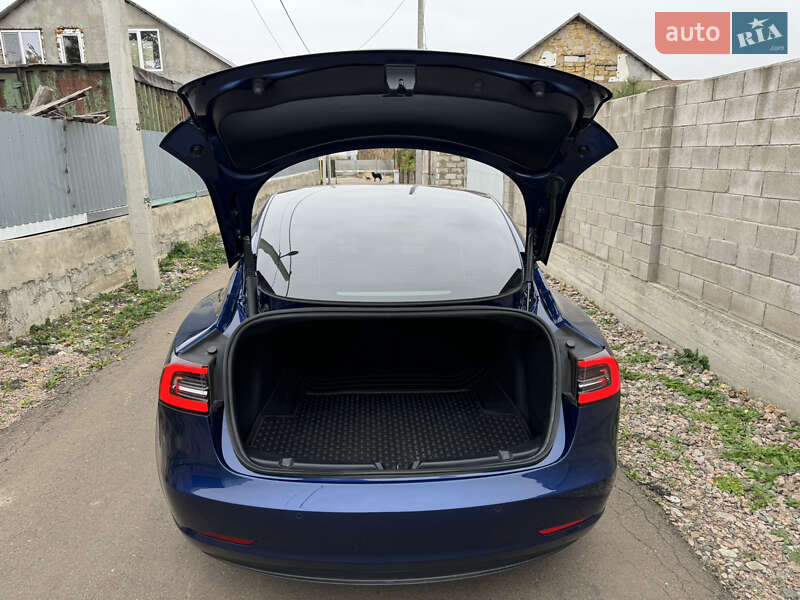 Седан Tesla Model 3 2021 в Одесі