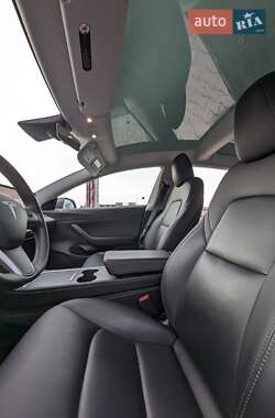 Седан Tesla Model 3 2020 в Луцьку