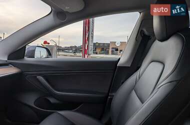 Седан Tesla Model 3 2020 в Луцьку