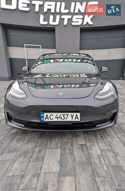 Седан Tesla Model 3 2020 в Луцьку