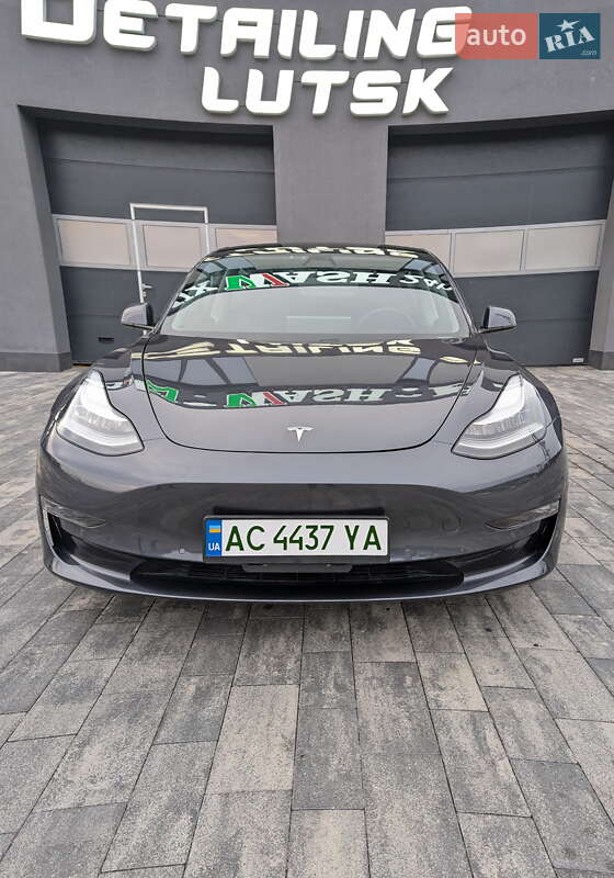 Седан Tesla Model 3 2020 в Луцьку