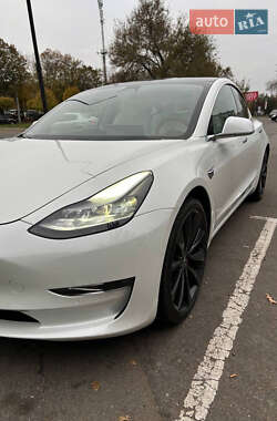 Седан Tesla Model 3 2019 в 