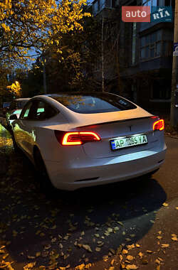 Седан Tesla Model 3 2019 в 