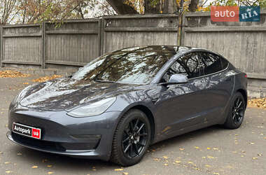 Седан Tesla Model 3 2022 в Киеве