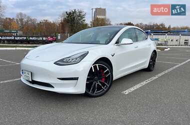 Седан Tesla Model 3 2019 в Киеве