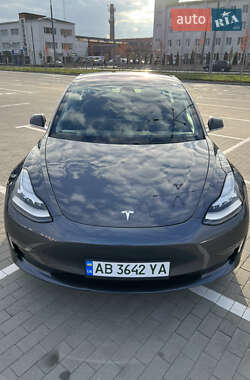 Седан Tesla Model 3 2018 в 