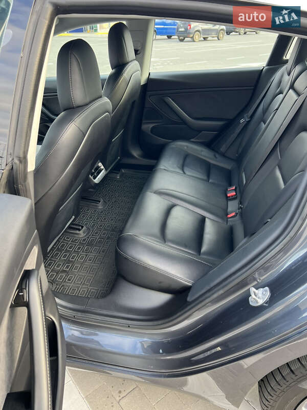Седан Tesla Model 3 2018 в Виннице