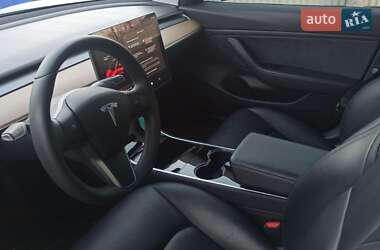 Седан Tesla Model 3 2019 в Львове