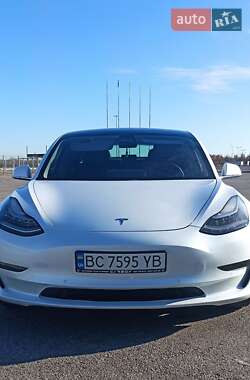 Седан Tesla Model 3 2019 в Львове