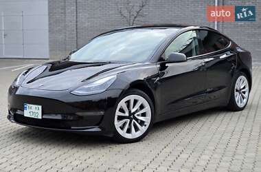 Седан Tesla Model 3 2022 в Костопілі