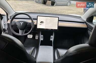 Седан Tesla Model 3 2020 в Луцьку