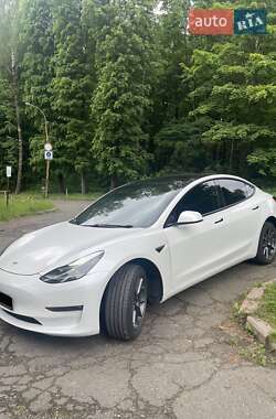Седан Tesla Model 3 2021 в 