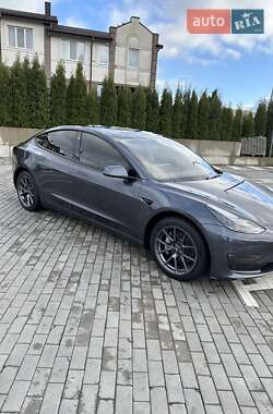 Седан Tesla Model 3 2022 в Ровно