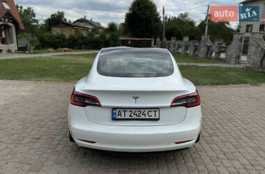 Седан Tesla Model 3 2020 в Калуші