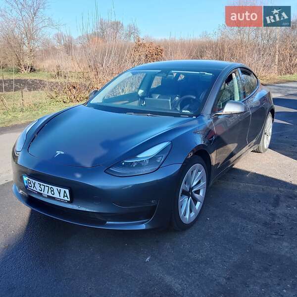 Седан Tesla Model 3 2022 в Хмельницком