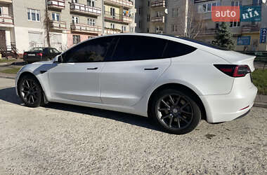 Седан Tesla Model 3 2020 в Самборе