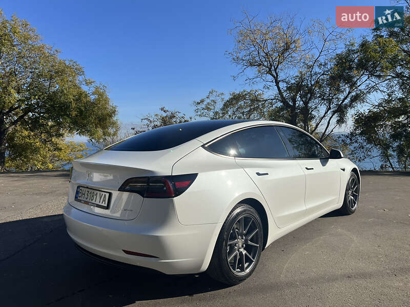 Седан Tesla Model 3 2022 в Одессе