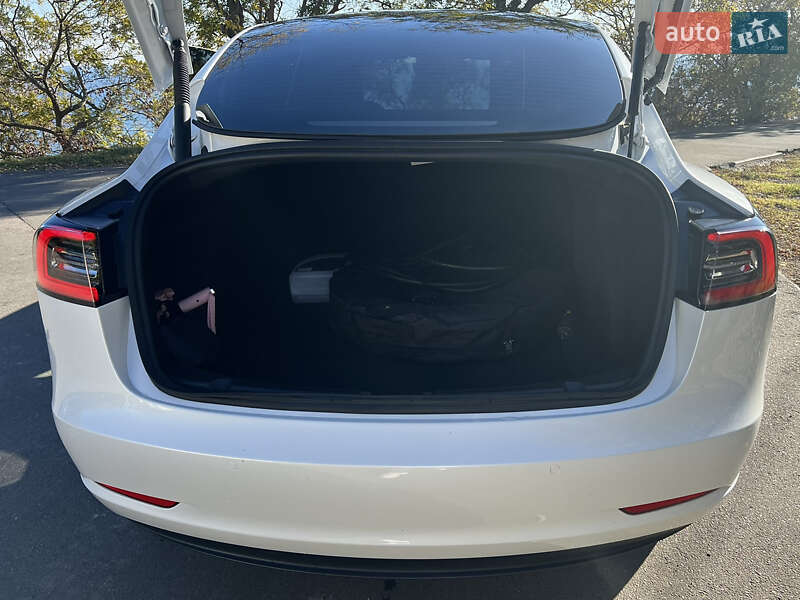 Седан Tesla Model 3 2022 в Одессе