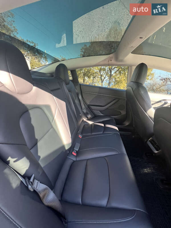 Седан Tesla Model 3 2022 в Одессе