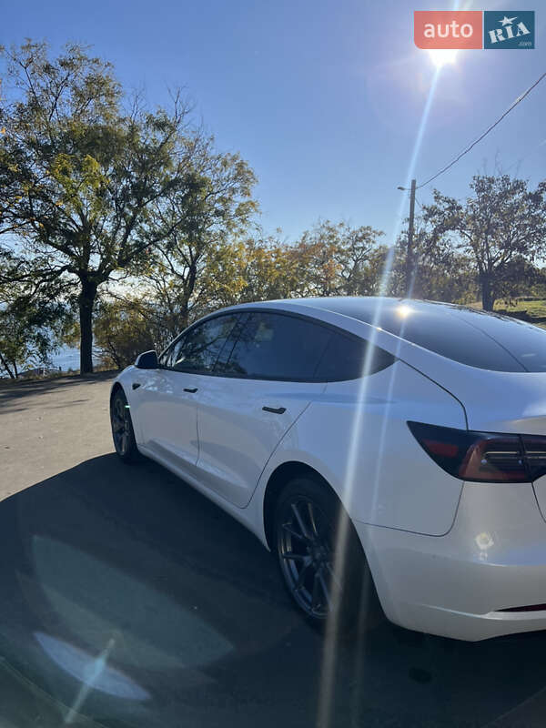 Седан Tesla Model 3 2022 в Одессе