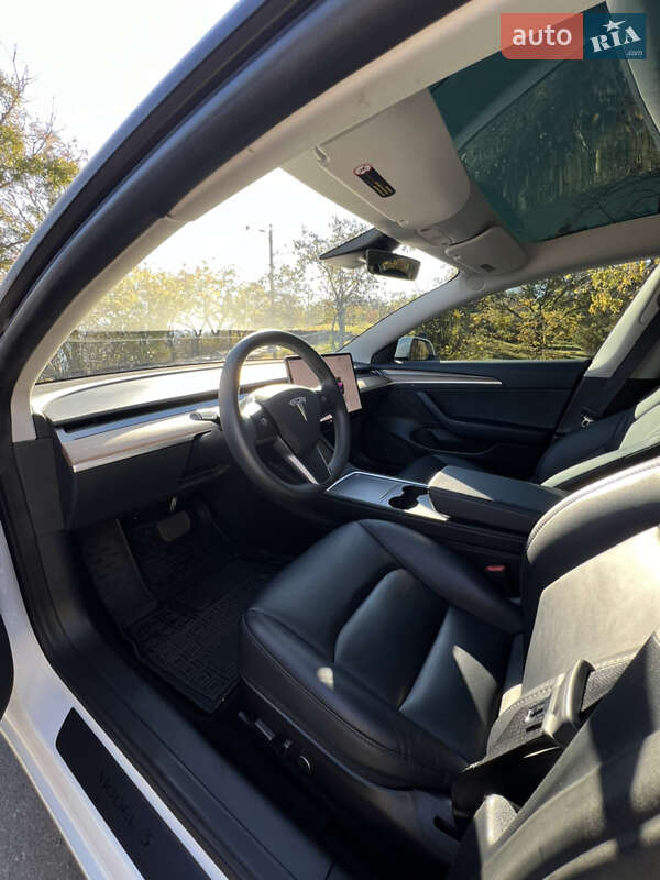 Седан Tesla Model 3 2022 в Одессе