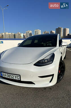 Седан Tesla Model 3 2020 в Киеве