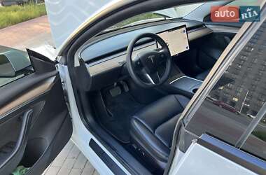 Седан Tesla Model 3 2021 в Киеве