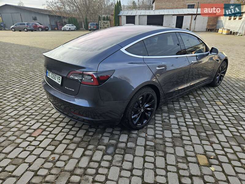 Седан Tesla Model 3 2019 в Шептицькому