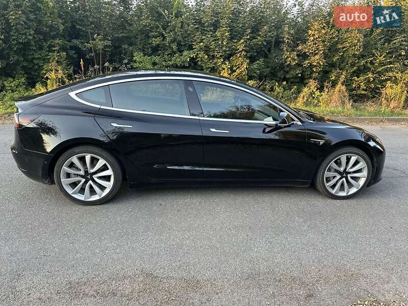 Tesla Model 3 2020