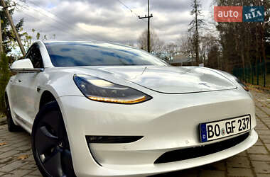 Седан Tesla Model 3 2019 в Трускавце