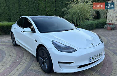 Седан Tesla Model 3 2021 в Дубно