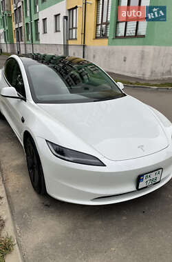 Седан Tesla Model 3 2024 в Ровно