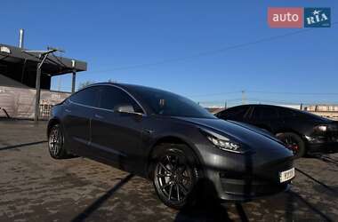 Седан Tesla Model 3 2019 в Киеве