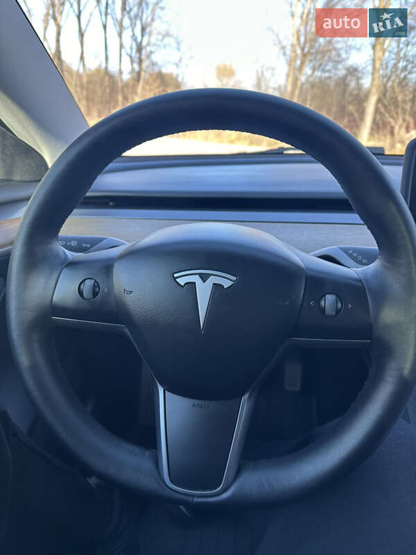Седан Tesla Model 3 2022 в Дрогобыче