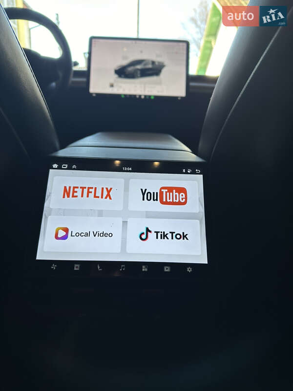 Седан Tesla Model 3 2022 в Дрогобыче